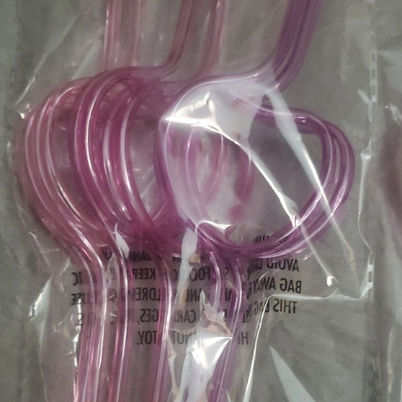 Heart-Shaped Pink Party Straws - Picture 2 of 3